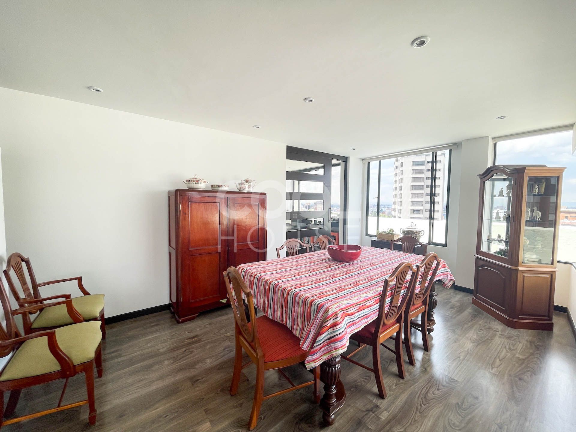 Apartamento en arriendo El Nogal 250 m² - $ 14.000.000