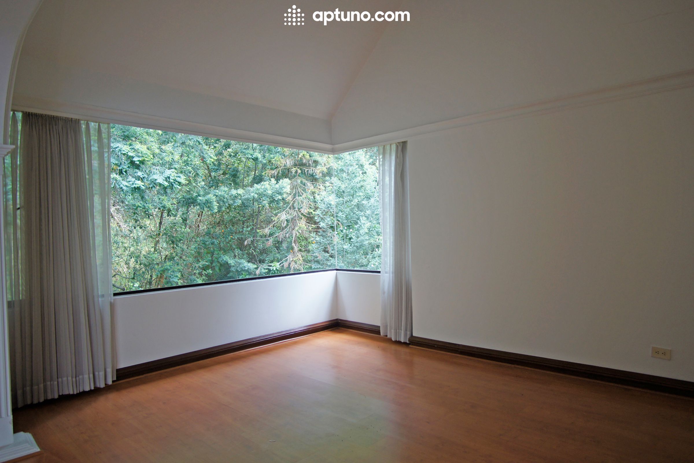 Apartamento en arriendo Bosque de Pinos II 300 m² - $ 8.500.000