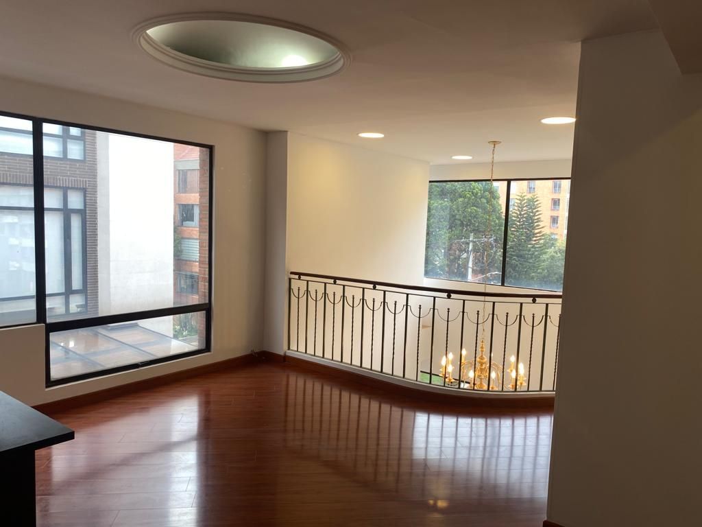 Apartamento en arriendo Santa Bárbara Occidental 225 m² - $ 9.000.000