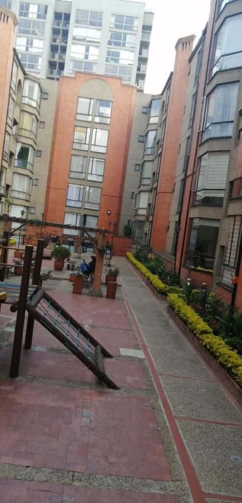 Apartamento en arriendo Caobos Salazar 83 m² - $ 1.700.000